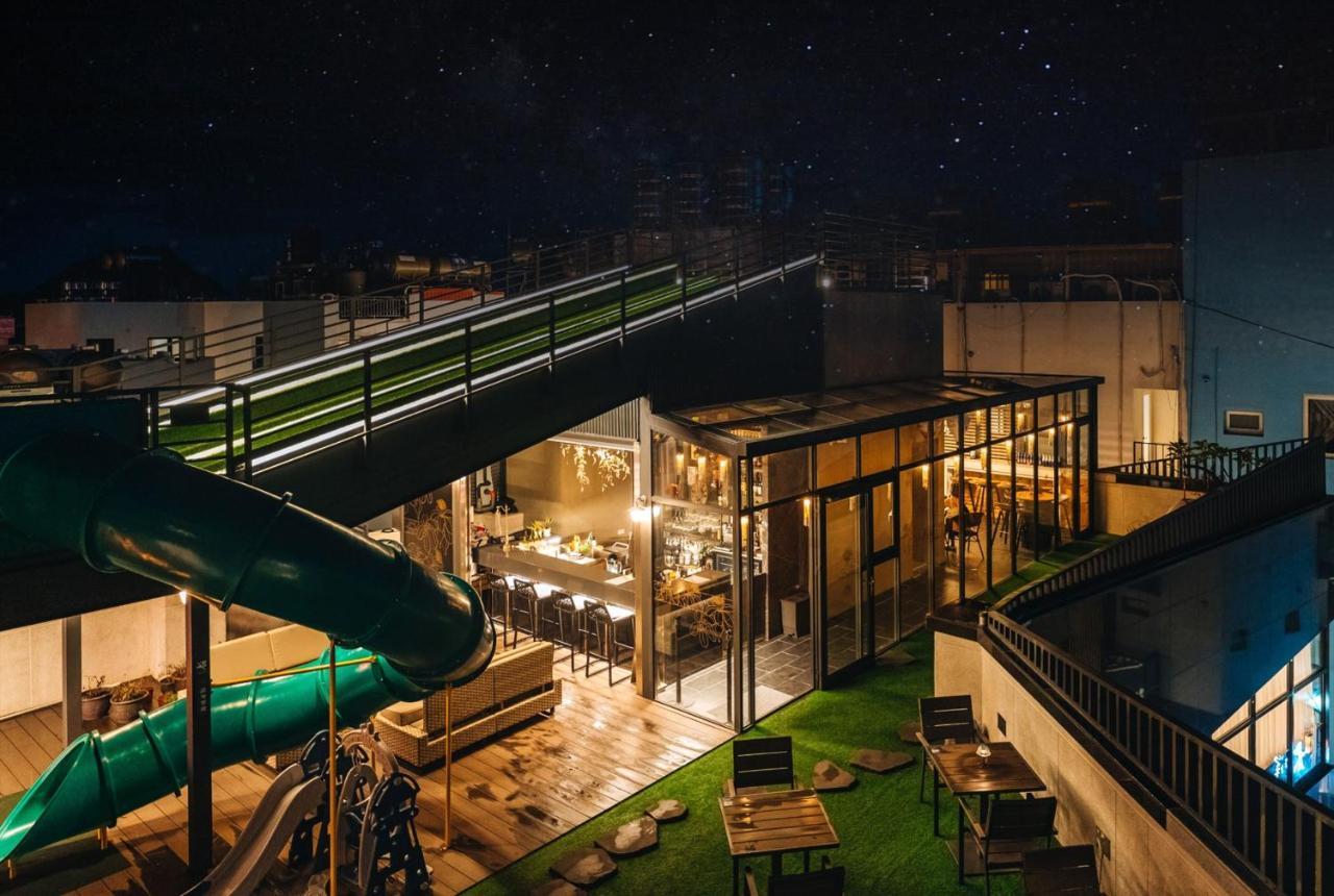 مبيت وإفطار 墾丁耳東華苑erdong Manor المظهر الخارجي الصورة